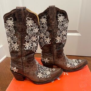 Moreria Cowgirl Boots